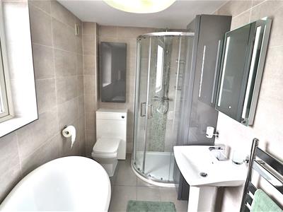 BATHROOM/W.C
